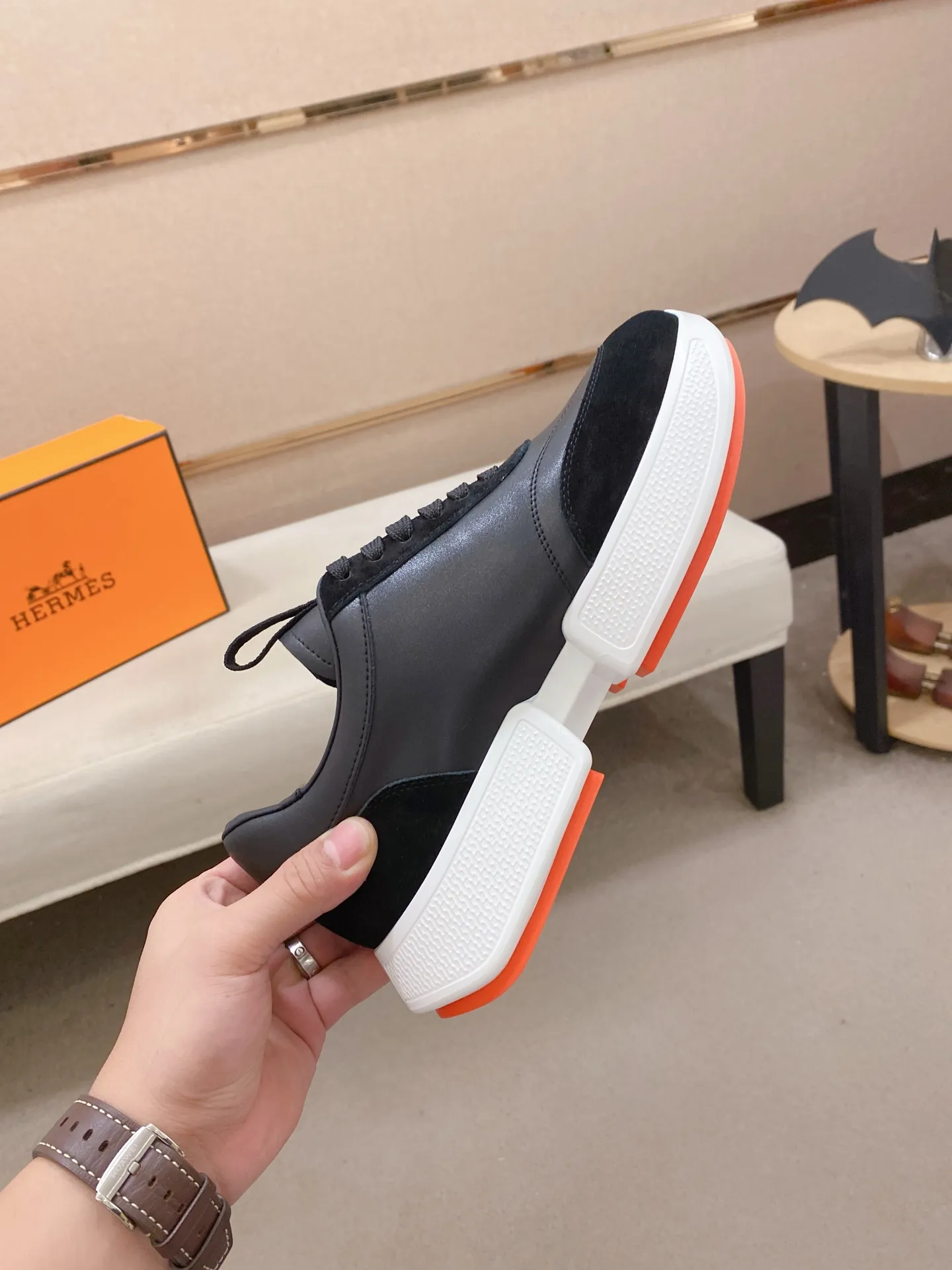 Men's clothing and shoes💰: 480💰《HERMES》【Classic original order·Version】Hermès; top 🔝purchasing agent🔍🔍men's latest 🇺🇸 counter sales simultaneously, imported from Italy original ▲▲cowhide ▲▲ (high-end, nobility, class) ) Exquisite workmanship (Italian 🇮🇹 imported water-dyed 🐂 cowhide lining) sole: original sole provided by the original factory, ⚠️exclusive double-layer activity·TPR·rubber·combined molded outsole; super comfortable·wear-resistant·non-slip·environmental protection The real thing is more beautiful if you take the real thing (high quality, follow the order). You can enter and exit the counter at will * Number of yards: 38-44 (45 can be customized and cannot be returned or exchanged)